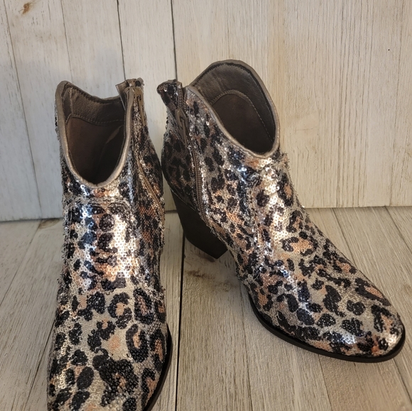 50% OFF SALE-GYPSY JAZZ/VERY G- SPRINKLE SILVER LEOPARD SEQUINED BOOTS - Picture 3 of 6